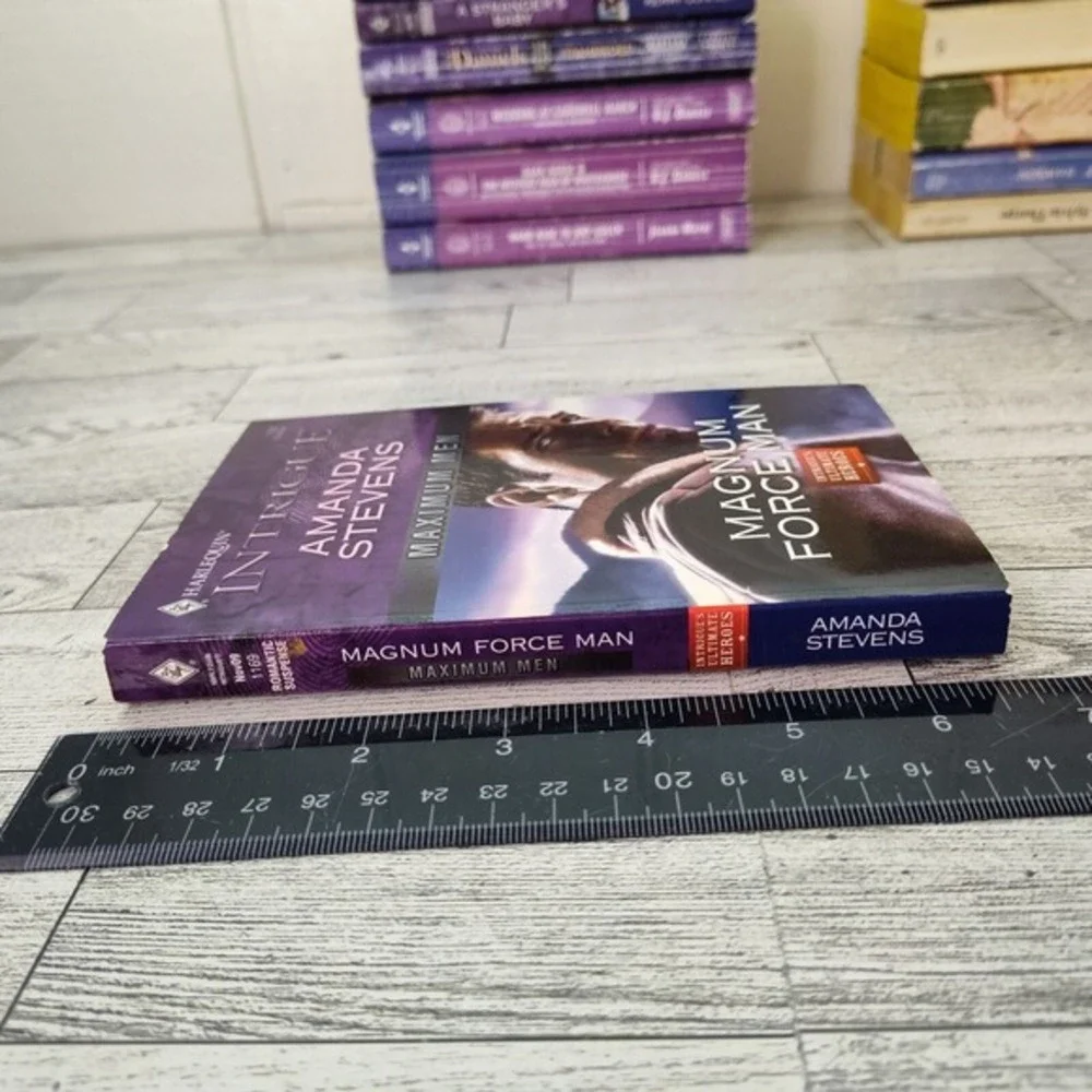 Magnum Force Man Amanda Stevens 2009 Harlequin Intrigue Romance Suspense PB Book